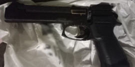 За розбійні напади на магазин поліцейські Кам`янського затримали 19-річного юнака За розбійні напади на магазин поліцейські Кам`янського затримали 19-річного юнака