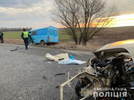 На трассе под Днепром произошла жесткая авария с маршруткой: есть погибший