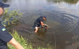 У Дніпрі водолази-рятувальники дістали з водойми тіло чоловіка