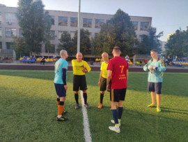 У Кам`янському продовжуються зустрічі Кубка міста з футболу