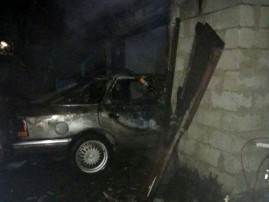 В Каменском горел гараж с автомобилем