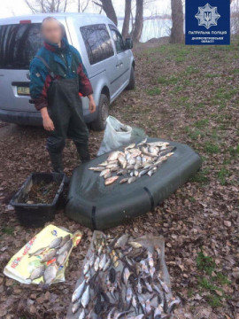 В Каменском рыбак браконьер "словил" 10 тысяч штрафа