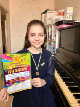 Юная пианистка из Каменского победила на всеукраинском конкурсе-фестивале