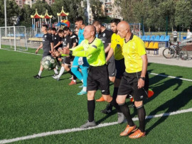 У футбольному чемпіонаті Кам’янського лідером стала команда “Сенатор” У футбольному чемпіонаті Кам’янського лідером стала команда “Сенатор”