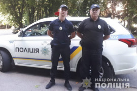 В Каменском полицейские во время задержания вооруженных грабителей применили табельное огнестрельное оружие