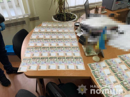 На Днепропетровщине чиновник требовал 50 000 гривен за выдачу сертификата качества на защитные маски