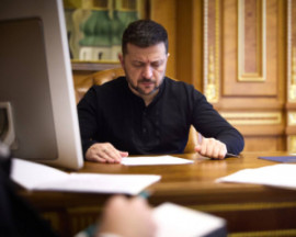 Зеленський переніс підвищення податків на 1 січня Зеленський переніс підвищення податків на 1 січня