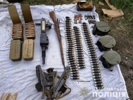 На Днепропетровщине, неизвестные устроили склад боеприпасов в заброшенном доме