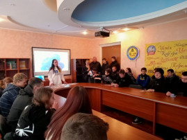 У Кам’янському фахівчиня служби зайнятості провела зустріч із молоддю У Кам’янському фахівчиня служби зайнятості провела зустріч із молоддю