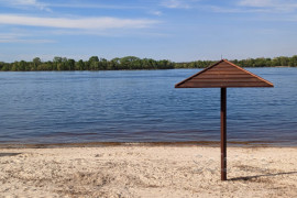 На пляжі Кам’янського виявили небезпечне забруднення води На пляжі Кам’янського виявили небезпечне забруднення води