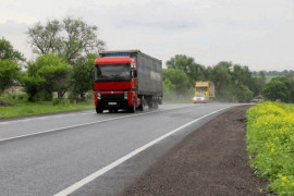 Фурам весом более 24 тонн запрещено в жару двигаться по дорогам Днепропетровщины