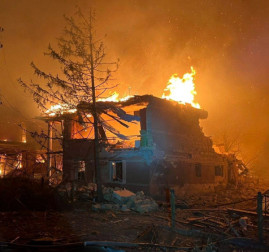 Ворог вдарив по Дніпропетровщині: поранені двоє людей, зруйновані будинки