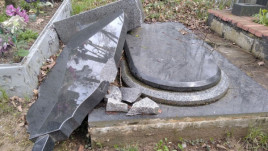 У Кам’янському районі діти пошкодили близько 20 пам’ятників на цвинтарі