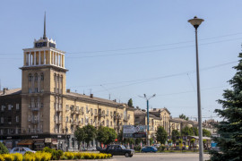 У Кам’янському через аварію на водогоні перекрили частину проспекту Свободи: змінили маршрути автобусів