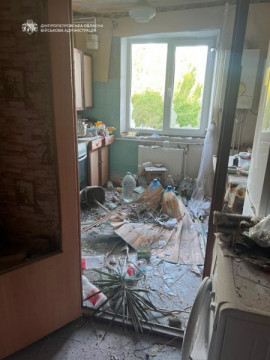 Ворог майже 20 разів атакував Дніпропетровщину: поранений чоловік, пошкоджені будинки та інфраструктура