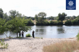 В Днепре ребенок утонул в свой День рождения, пока мать пила алкоголь на берегу