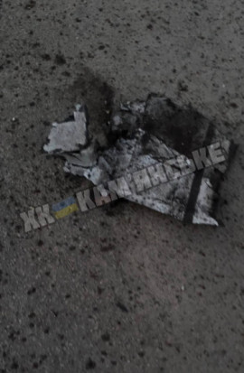 У Кам’янському ввечері впали уламки ворожого безпілотника: виникла пожежа