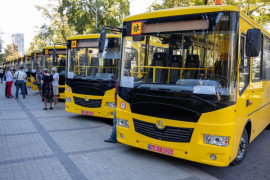 Новые автобусы передали опорным школам Днепропетровщины Новые автобусы передали опорным школам Днепропетровщины